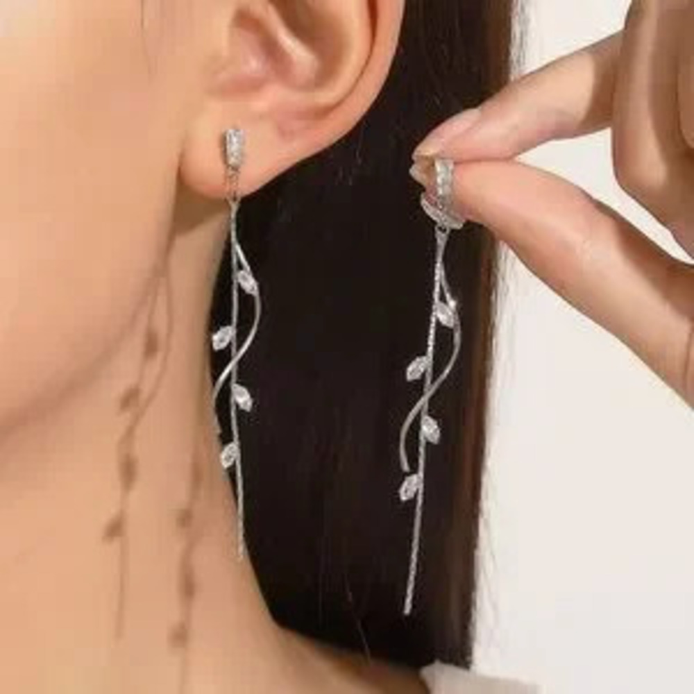 NEW | Elegant Design Silver Leaf Drop Earrings